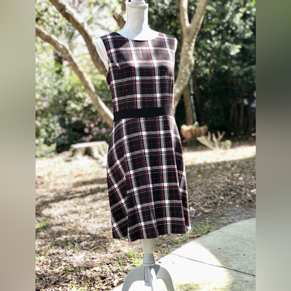 Vince Camuto NWOT sleeveless plaid A-line dress w/ crew neckline